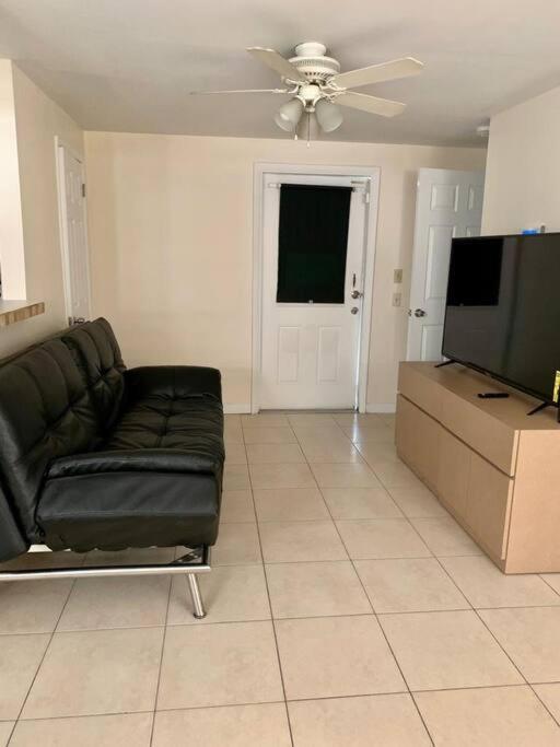 Cozy Private House Near Miami Airport - Free Parking - 01别墅 外观 照片